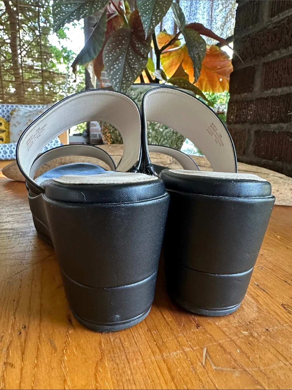 Cole Haan Grand Ambition smooth black leather platform slide/sandal. Size 10 - Picture 9 of 11